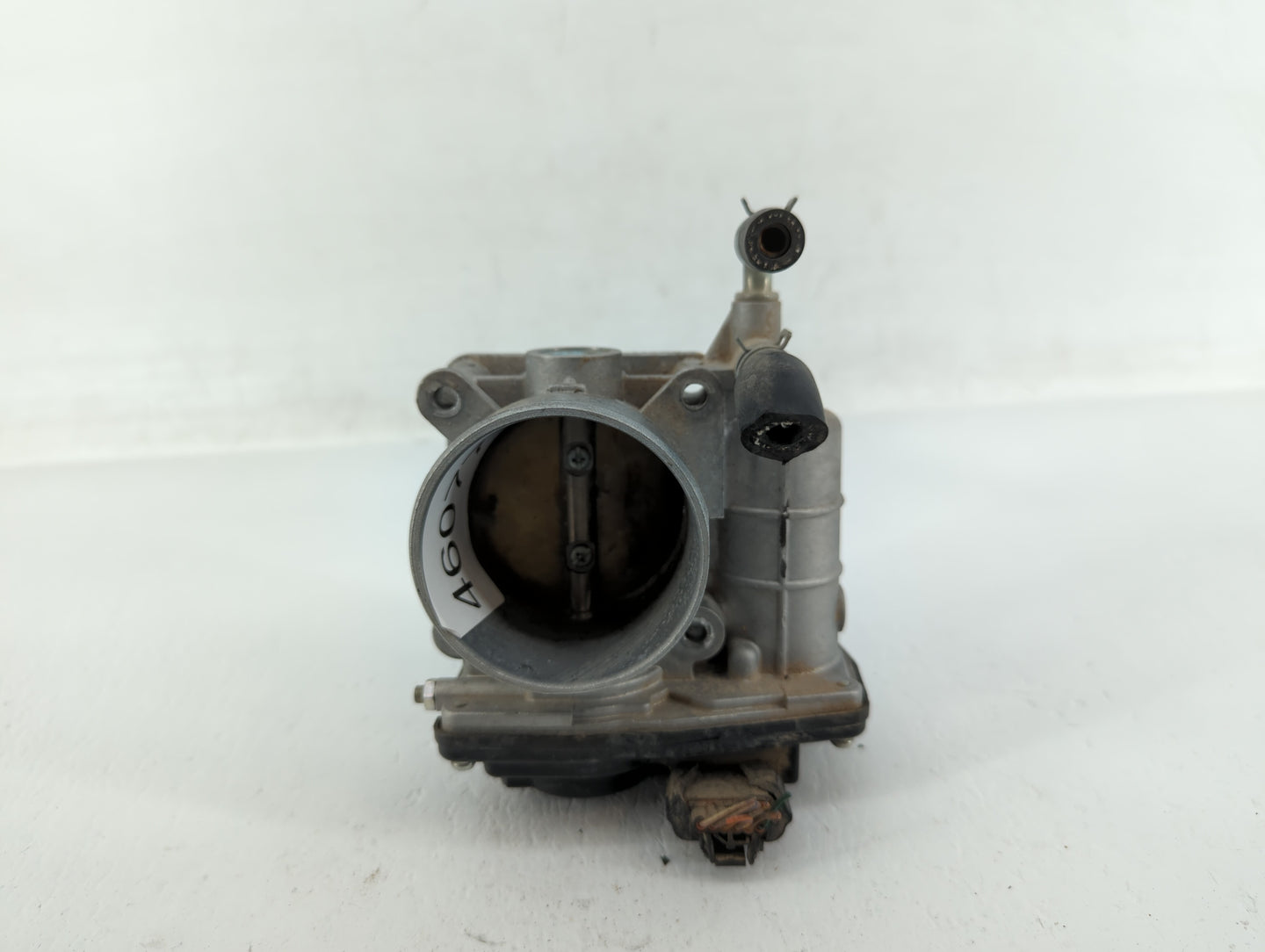 2011-2013 Infiniti M37 Throttle Body P/N:526-02 RME60-21 Fits OEM Used Auto Parts - Oemusedautoparts1.com
