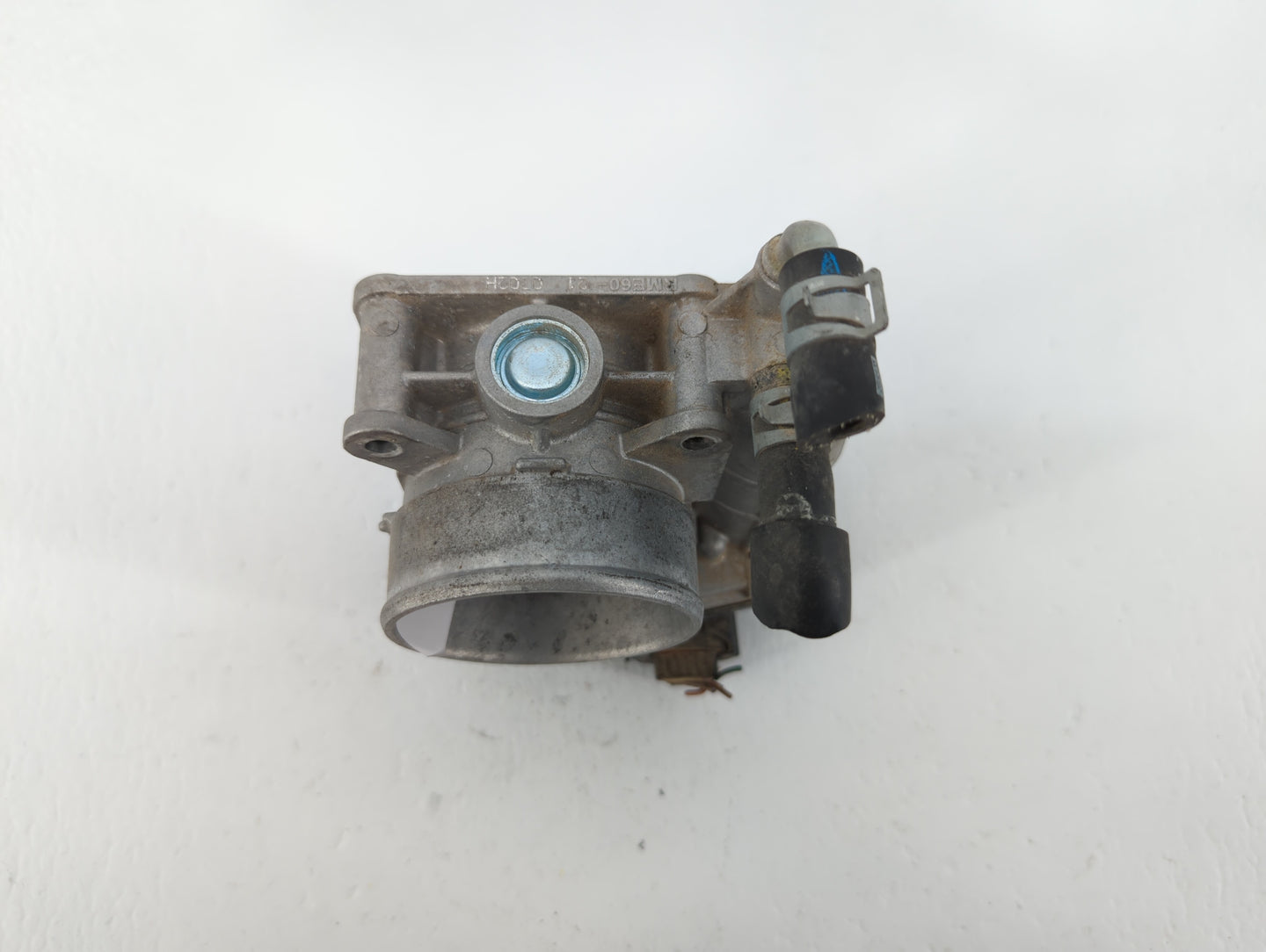 2011-2013 Infiniti M37 Throttle Body P/N:526-02 RME60-21 Fits OEM Used Auto Parts - Oemusedautoparts1.com
