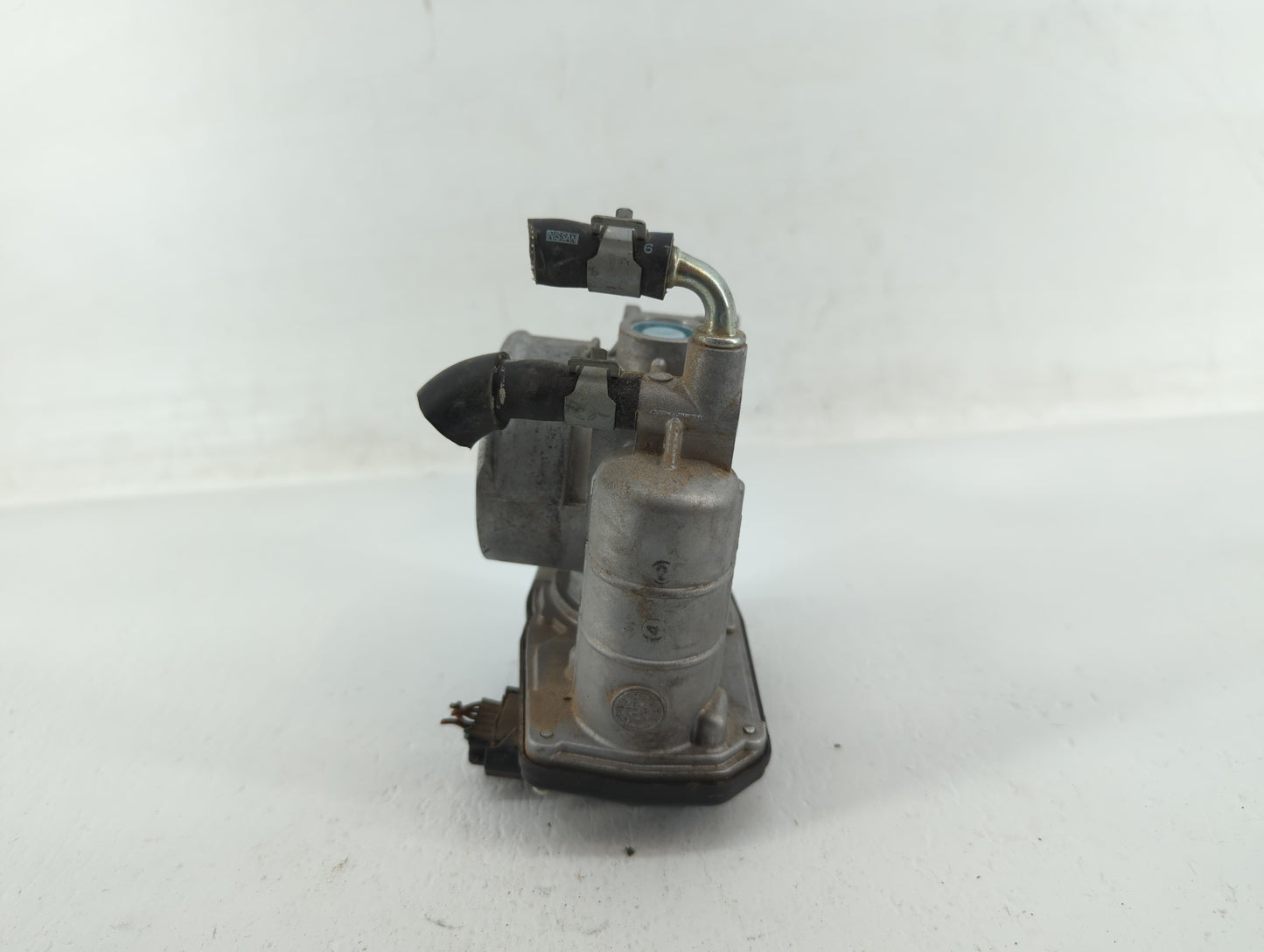 2011-2013 Infiniti M37 Throttle Body P/N:526-02 RME60-21 Fits OEM Used Auto Parts - Oemusedautoparts1.com