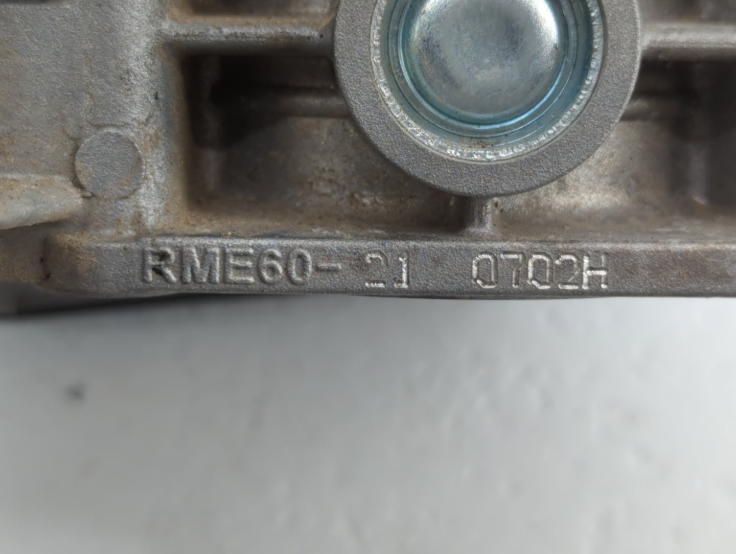 2011-2013 Infiniti M37 Throttle Body P/N:526-02 RME60-21 Fits OEM Used Auto Parts - Oemusedautoparts1.com