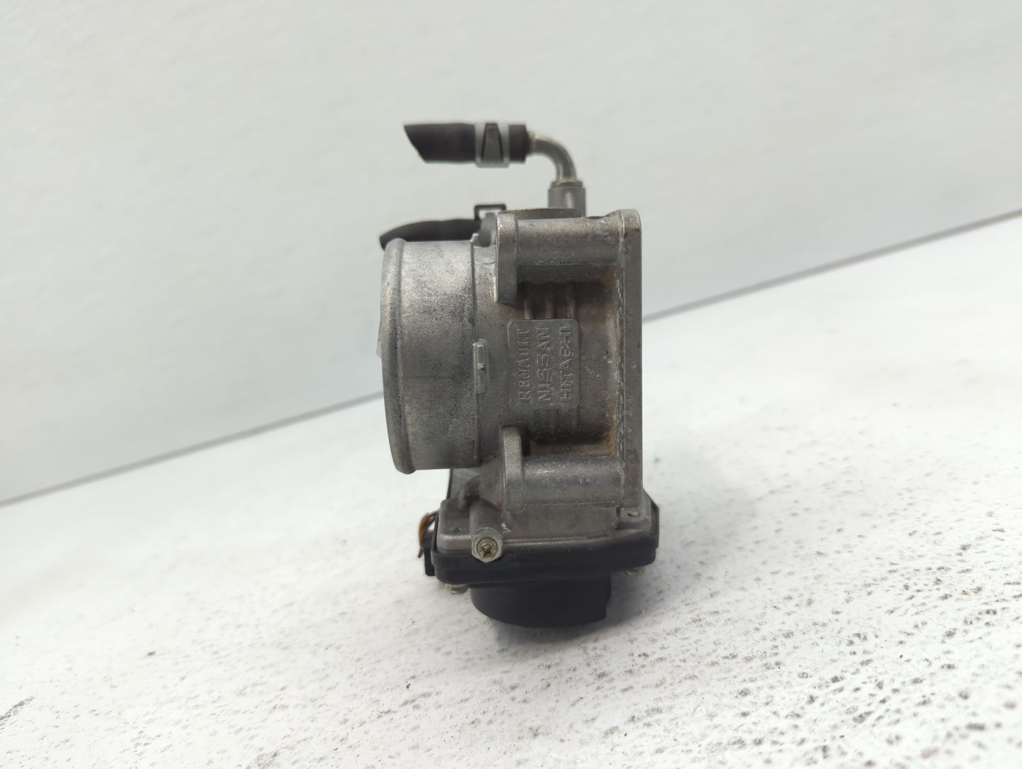 2011-2013 Infiniti M37 Throttle Body P/N:526-01 526-02 Fits OEM Used Auto Parts - Oemusedautoparts1.com