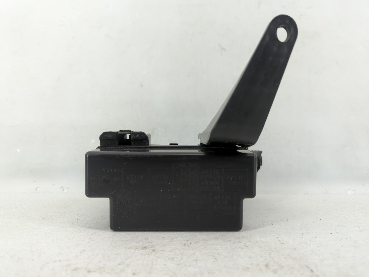 2011-2013 Infiniti M37 Fusebox Fuse Box Panel Relay Module Fits Fits 2011 2012 2013 2014 2015 2016 2017 2018 OEM Used Auto P