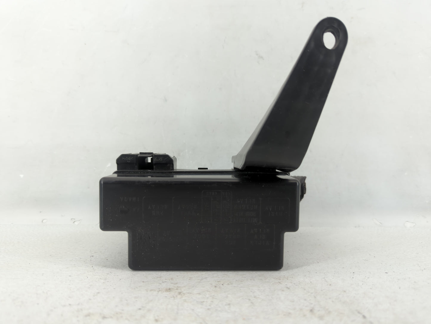 2011-2013 Infiniti M37 Fusebox Fuse Box Panel Relay Module Fits Fits 2011 2012 2013 2014 2015 2016 2017 2018 OEM Used Auto P