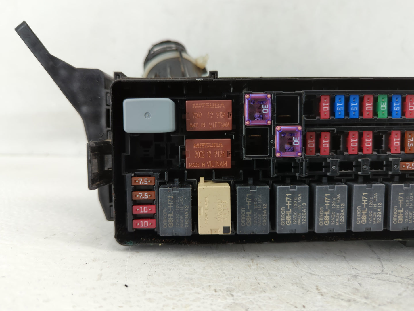 2011-2013 Infiniti M37 Fusebox Fuse Box Panel Relay Module P/N:T7A-A11 Fits Fits 2011 2012 2013 2014 2015 2016 2017 2018 OEM