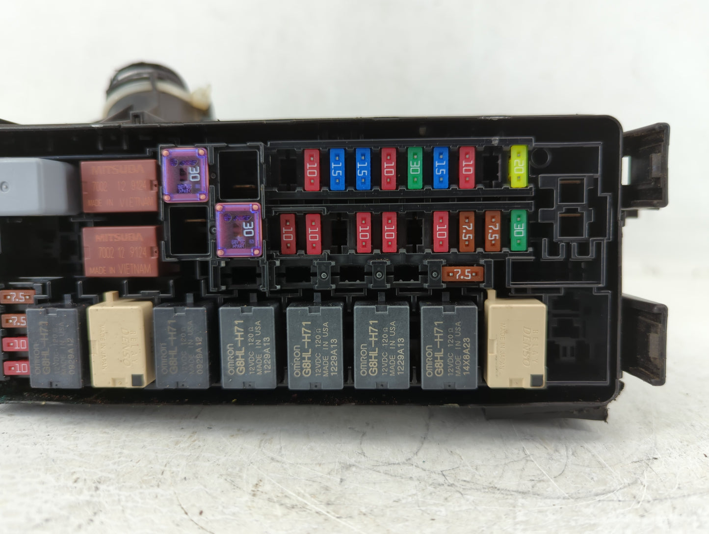 2011-2013 Infiniti M37 Fusebox Fuse Box Panel Relay Module P/N:T7A-A11 Fits Fits 2011 2012 2013 2014 2015 2016 2017 2018 OEM