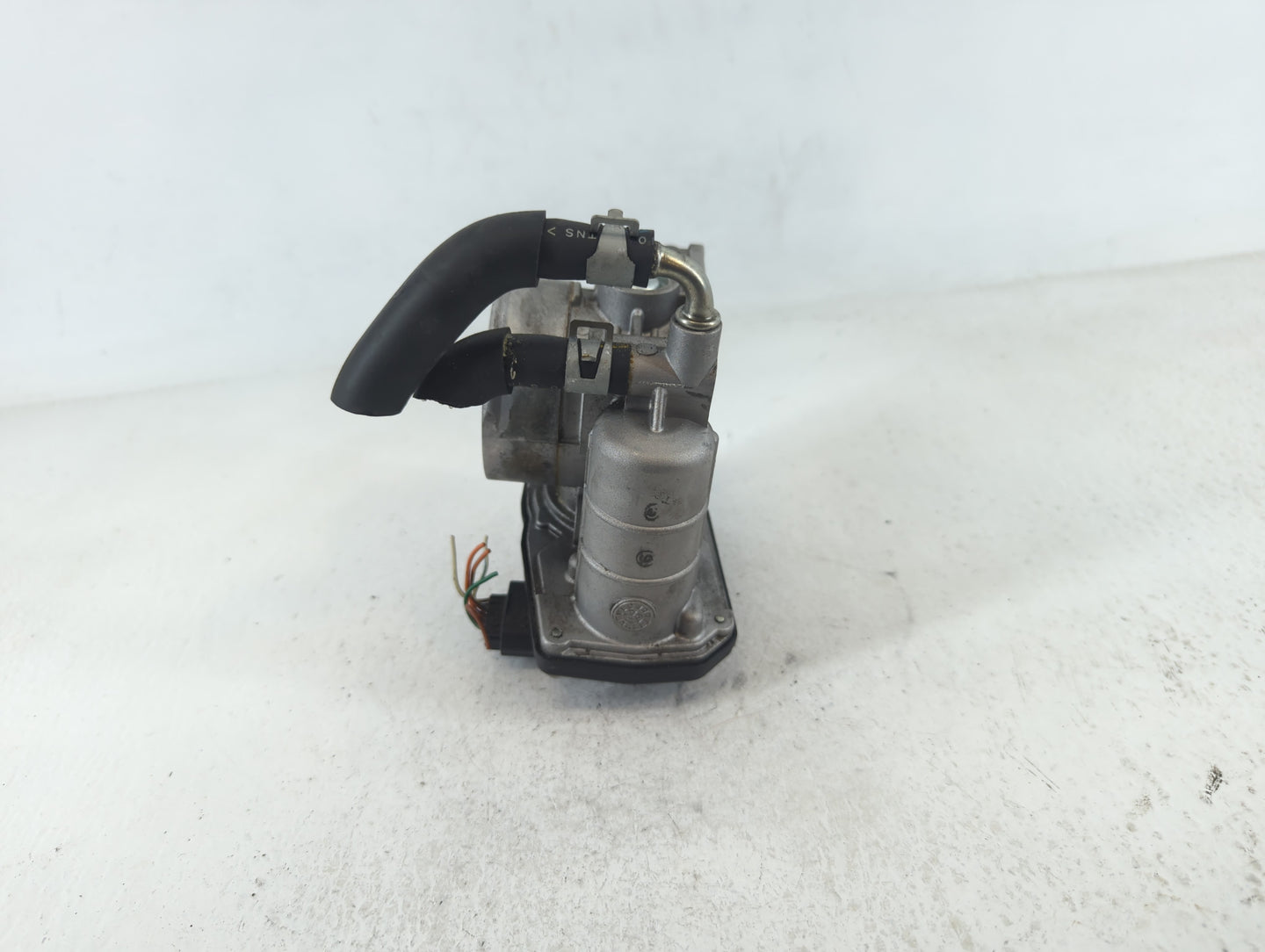 2011-2013 Infiniti M37 Throttle Body P/N:RME60-21 0625H Fits OEM Used Auto Parts - Oemusedautoparts1.com