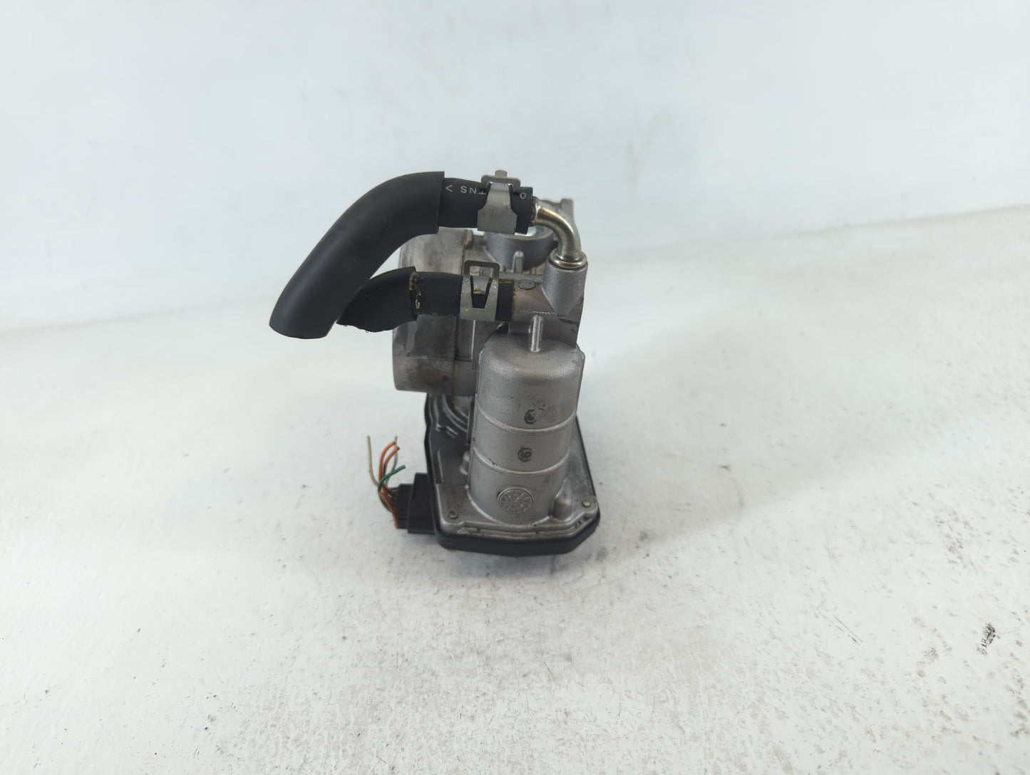2011-2013 Infiniti M37 Throttle Body P/N:RME60-21 0625H Fits OEM Used Auto Parts - Oemusedautoparts1.com