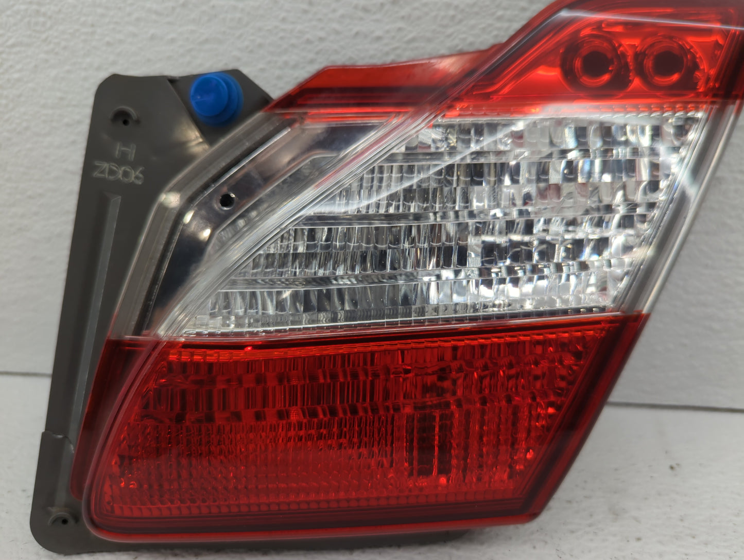 2011-2013 Infiniti M56 Tail Light Assembly Passenger Right OEM Fits Fits 2011 2012 2013 2014 OEM Used Auto Parts - Oemusedau