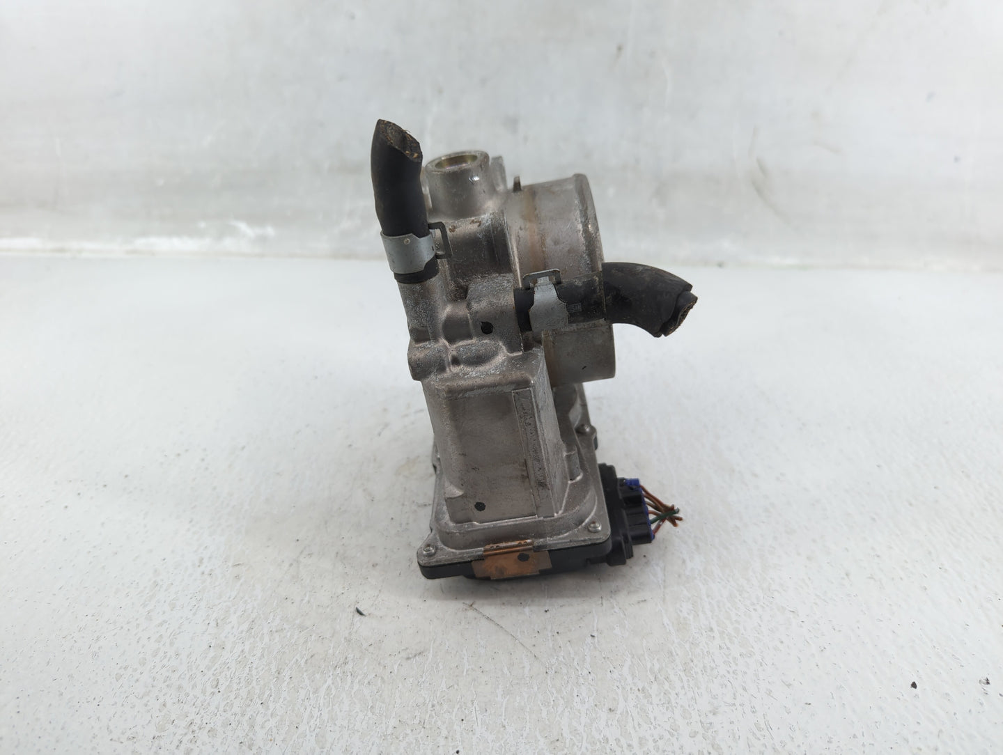 2011-2013 Infiniti M56 Throttle Body P/N:1CA70-01 A Fits Fits 2009 2010 2011 2012 2013 2014 2015 2016 2017 2018 2019 OEM Use