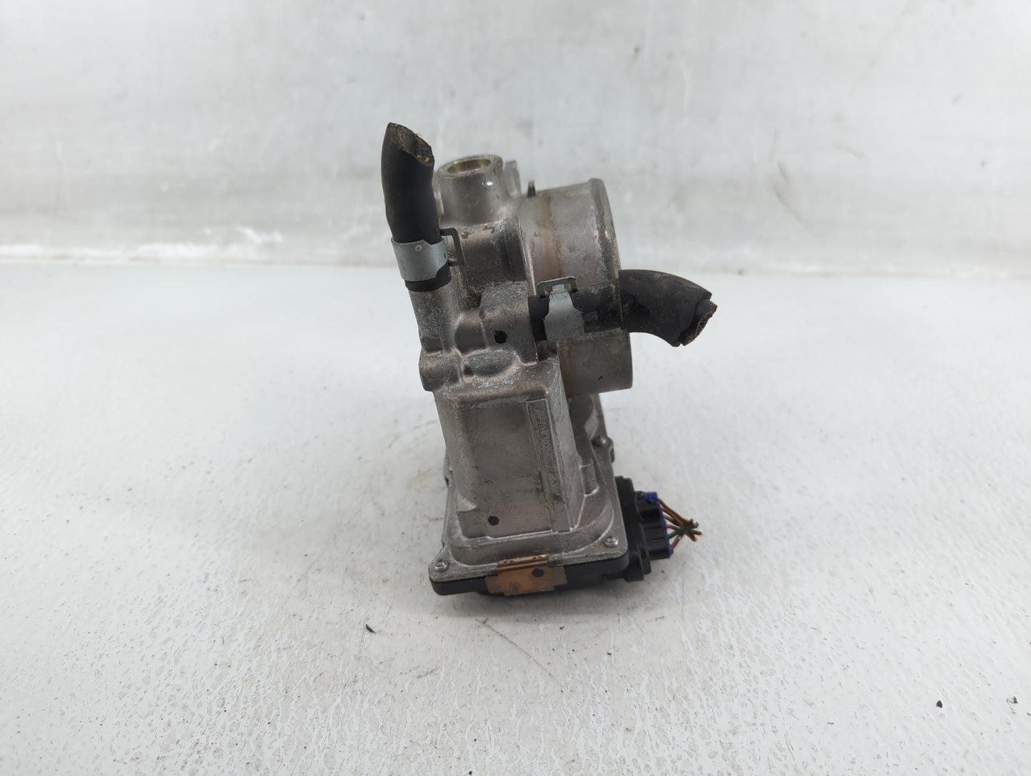 2011-2013 Infiniti M56 Throttle Body P/N:1CA70-01 A Fits Fits 2009 2010 2011 2012 2013 2014 2015 2016 2017 2018 2019 OEM Use