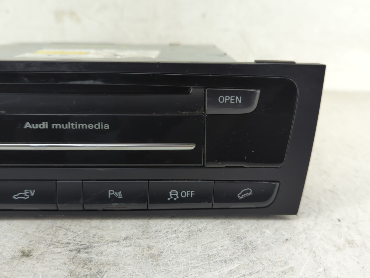 2011 Infiniti Q40 Radio AM FM Cd Player Receiver Replacement P/N:8R1035746C Fits OEM Used Auto Parts - Oemusedautoparts1.com