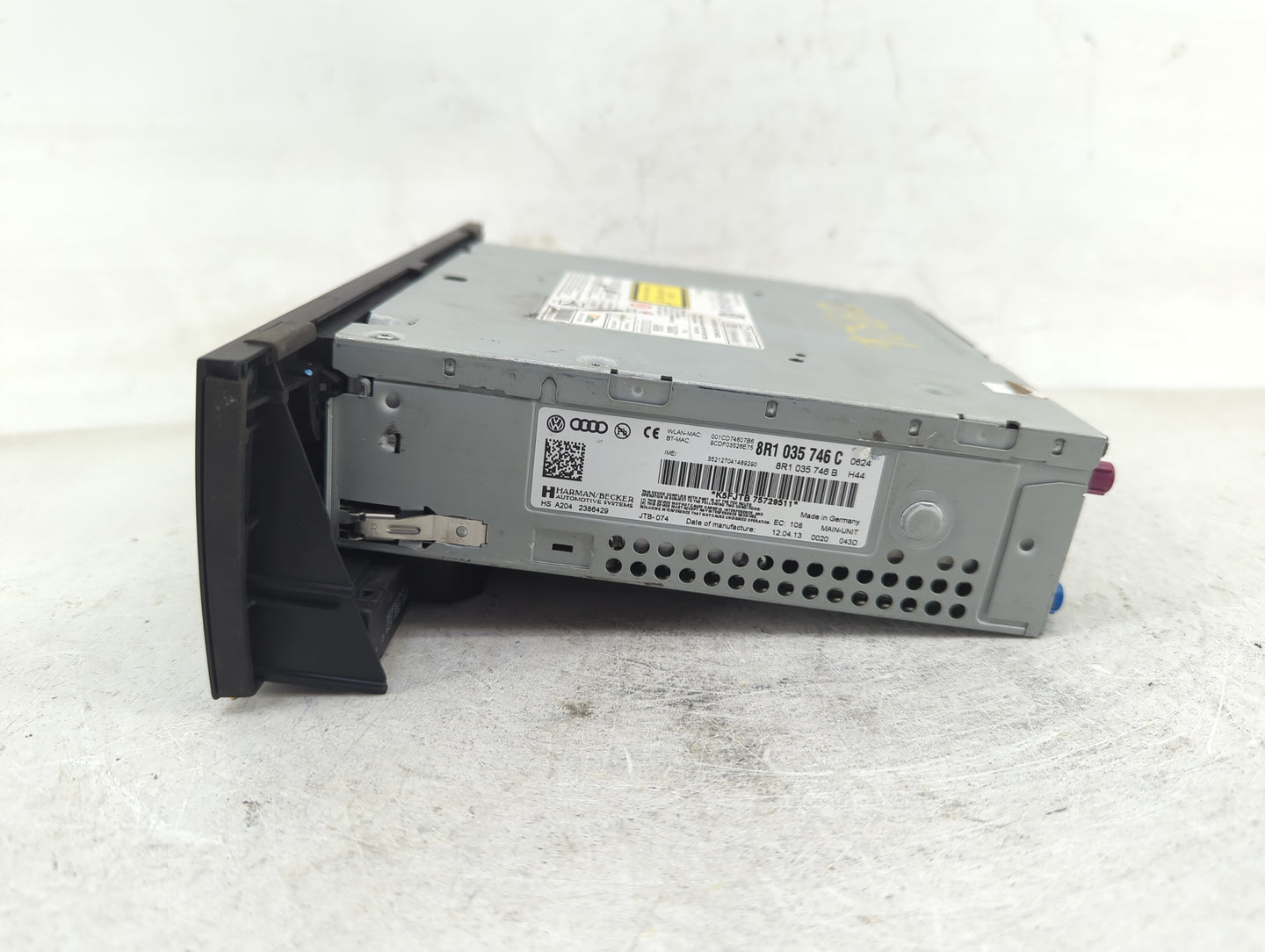 2011 Infiniti Q40 Radio AM FM Cd Player Receiver Replacement P/N:8R1035746C Fits OEM Used Auto Parts - Oemusedautoparts1.com