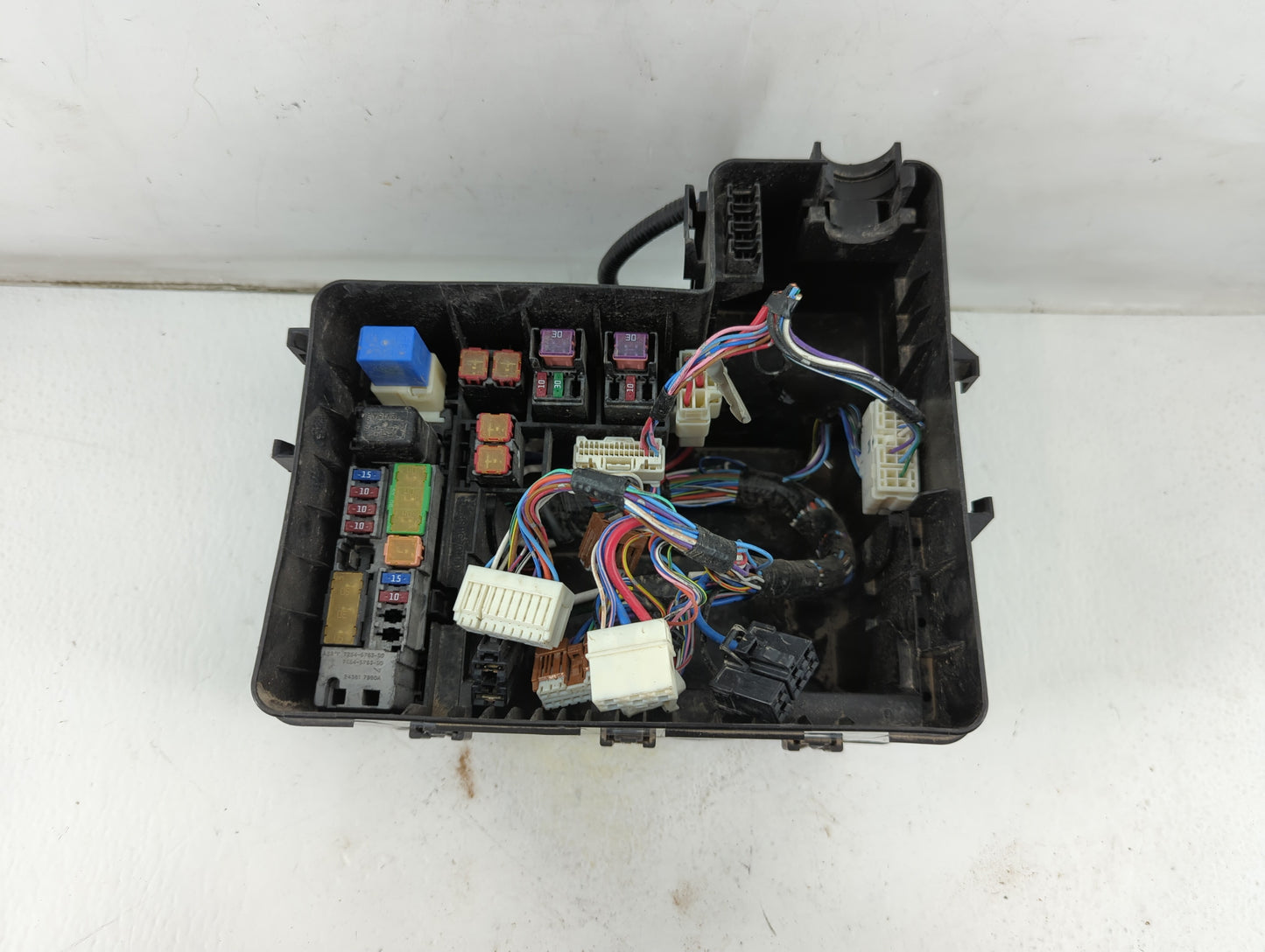 2011-2012 Infiniti Qx56 Fusebox Fuse Box Panel Relay Module Fits Fits 2011 2012 OEM Used Auto Parts - Oemusedautoparts1.com