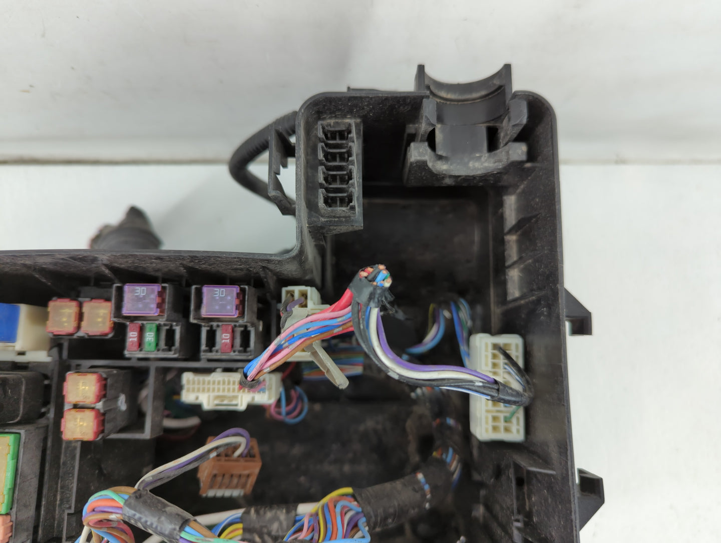 2011-2012 Infiniti Qx56 Fusebox Fuse Box Panel Relay Module Fits Fits 2011 2012 OEM Used Auto Parts - Oemusedautoparts1.com