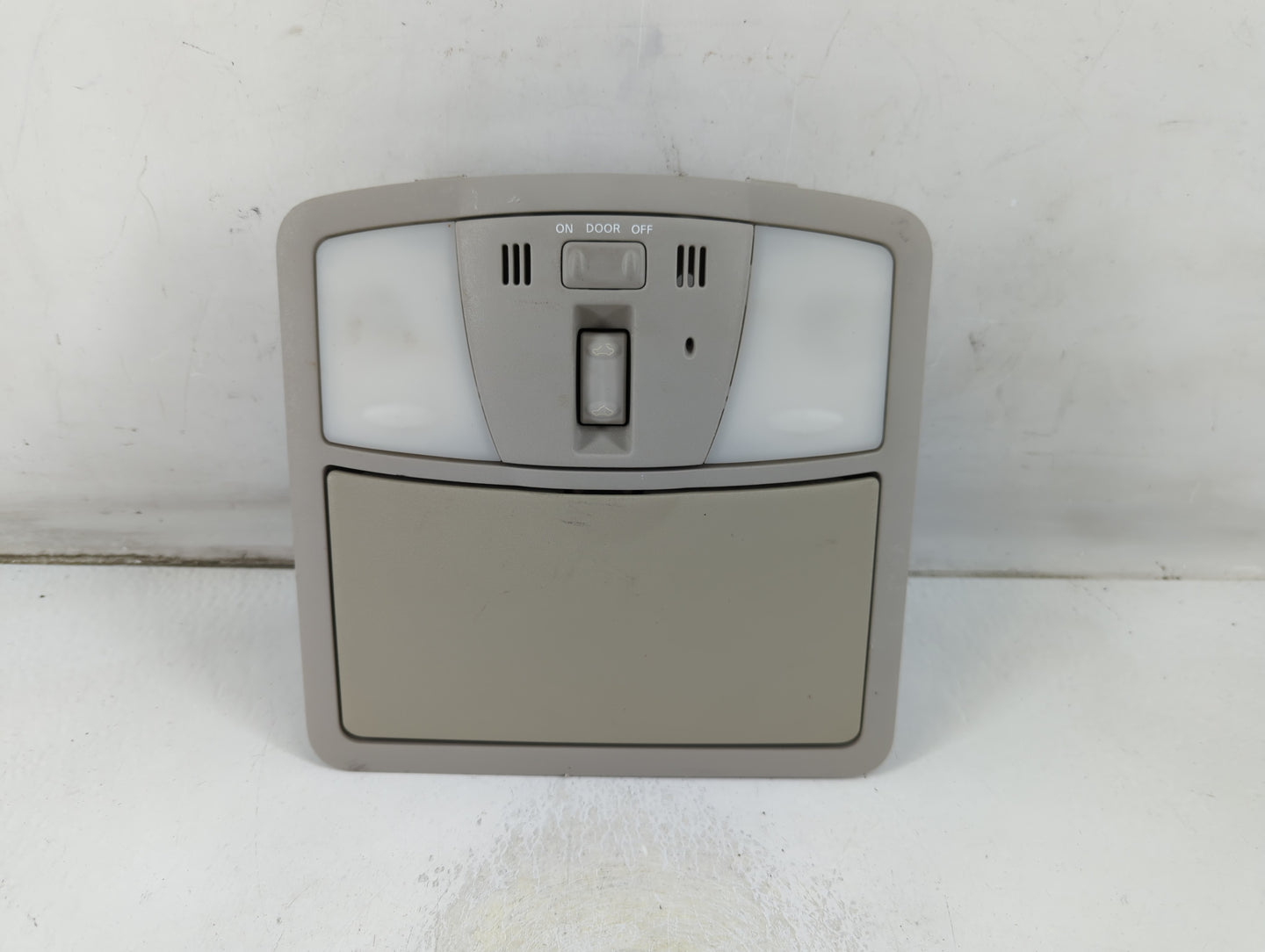2011-2013 Infiniti Qx56 Overhead Roof Console - Oemusedautoparts1.com