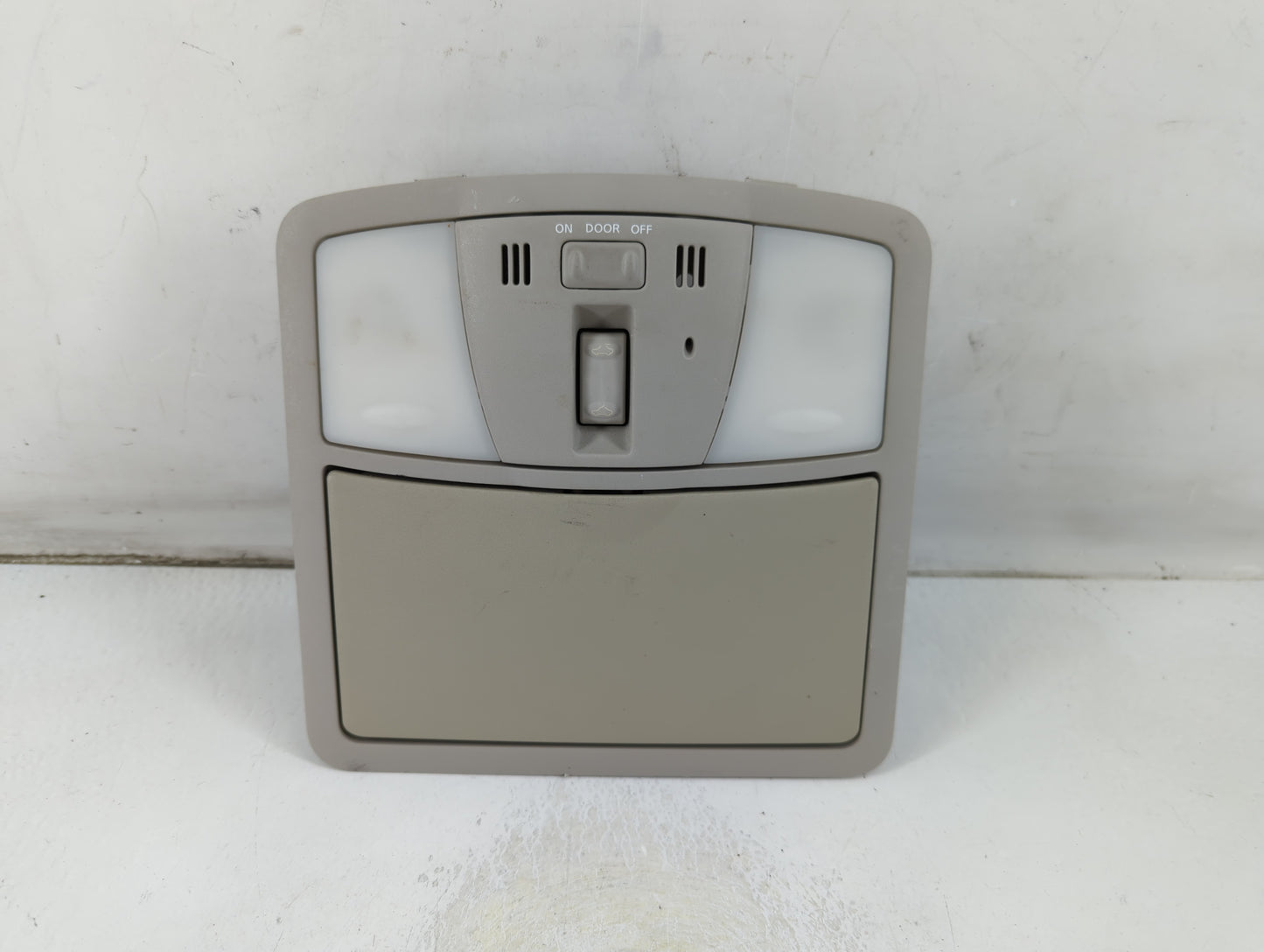 2011-2013 Infiniti Qx56 Overhead Roof Console - Oemusedautoparts1.com