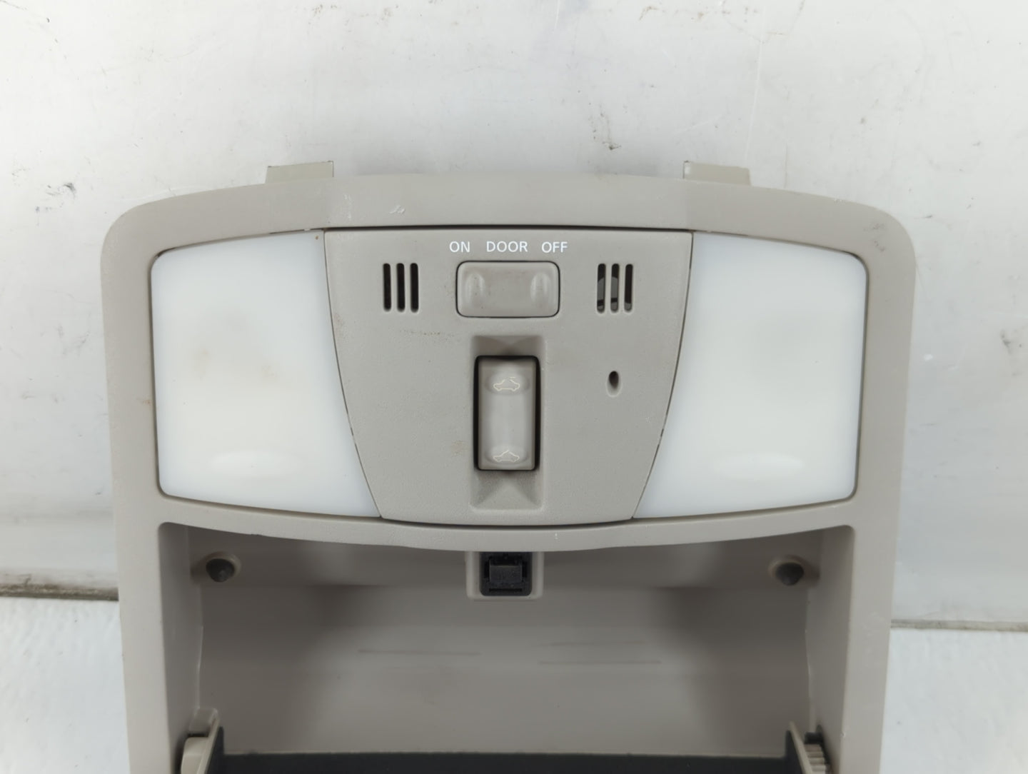 2011 Infiniti Qx56 Overhead Roof Console - Oemusedautoparts1.com