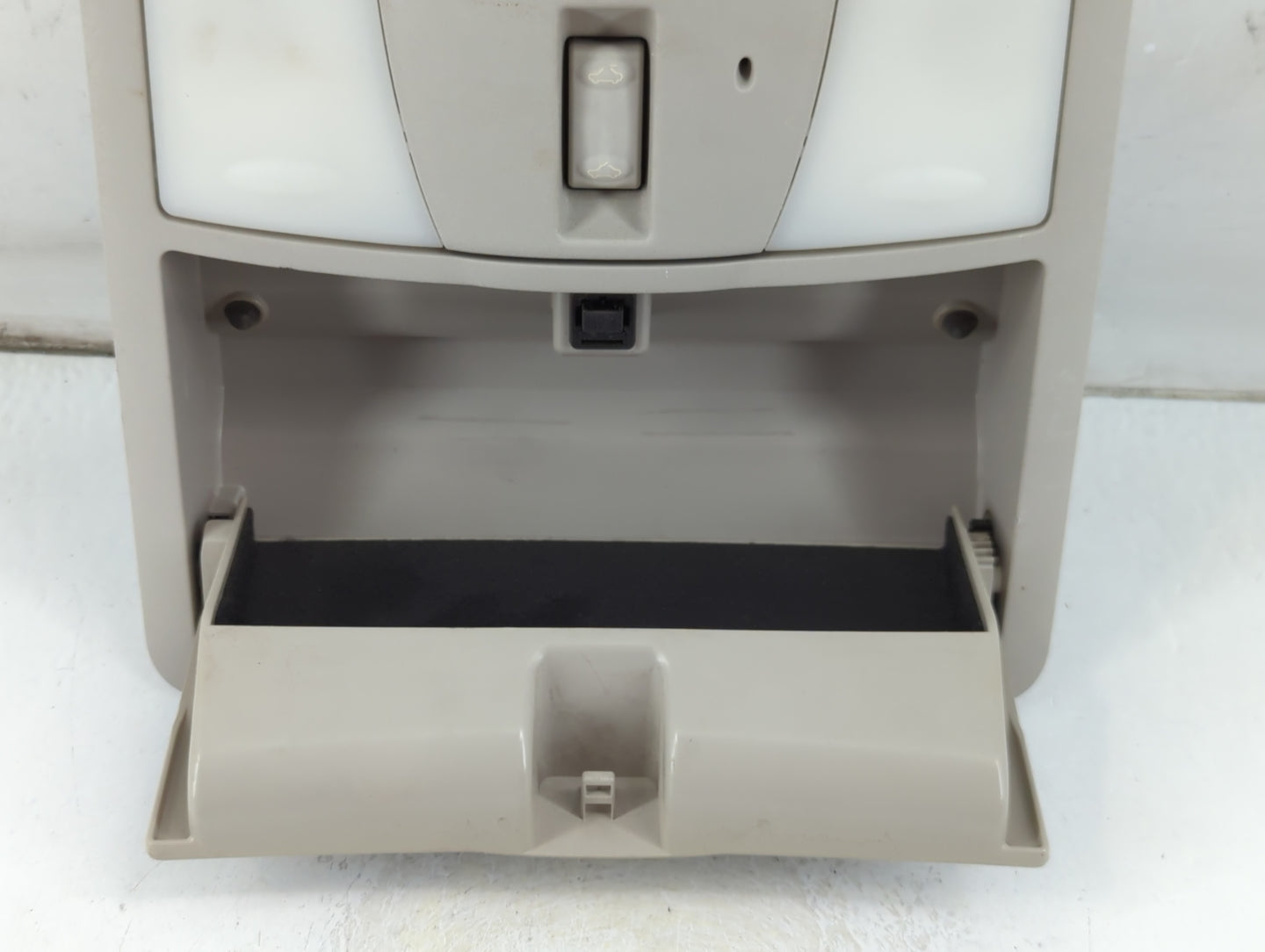 2011 Infiniti Qx56 Overhead Roof Console - Oemusedautoparts1.com