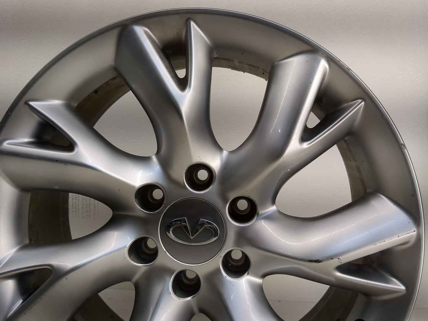2011-2013 Infiniti Qx56 Oem Wheel Rim - Oemusedautoparts1.com