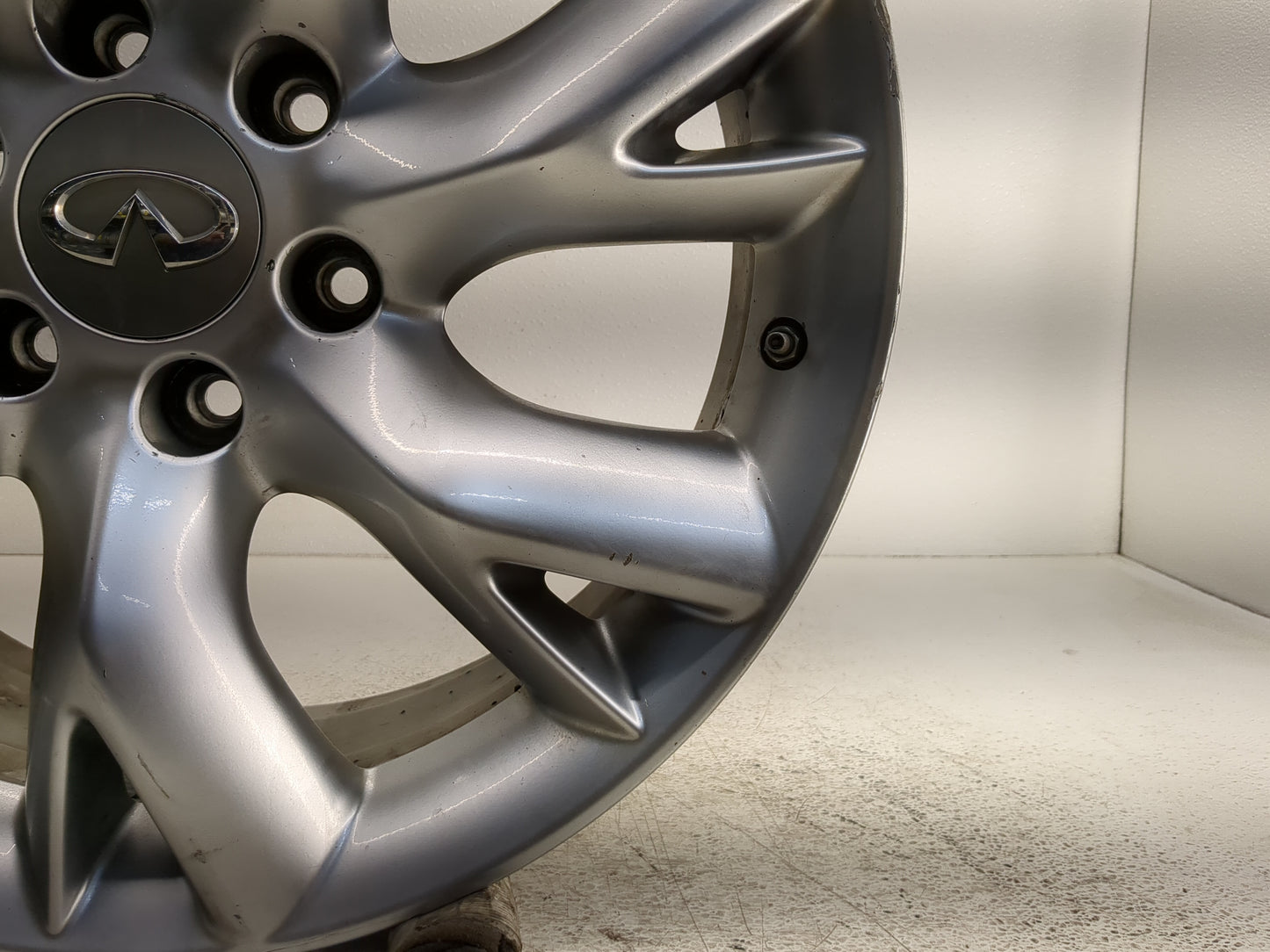 2011-2013 Infiniti Qx56 Oem Wheel Rim - Oemusedautoparts1.com