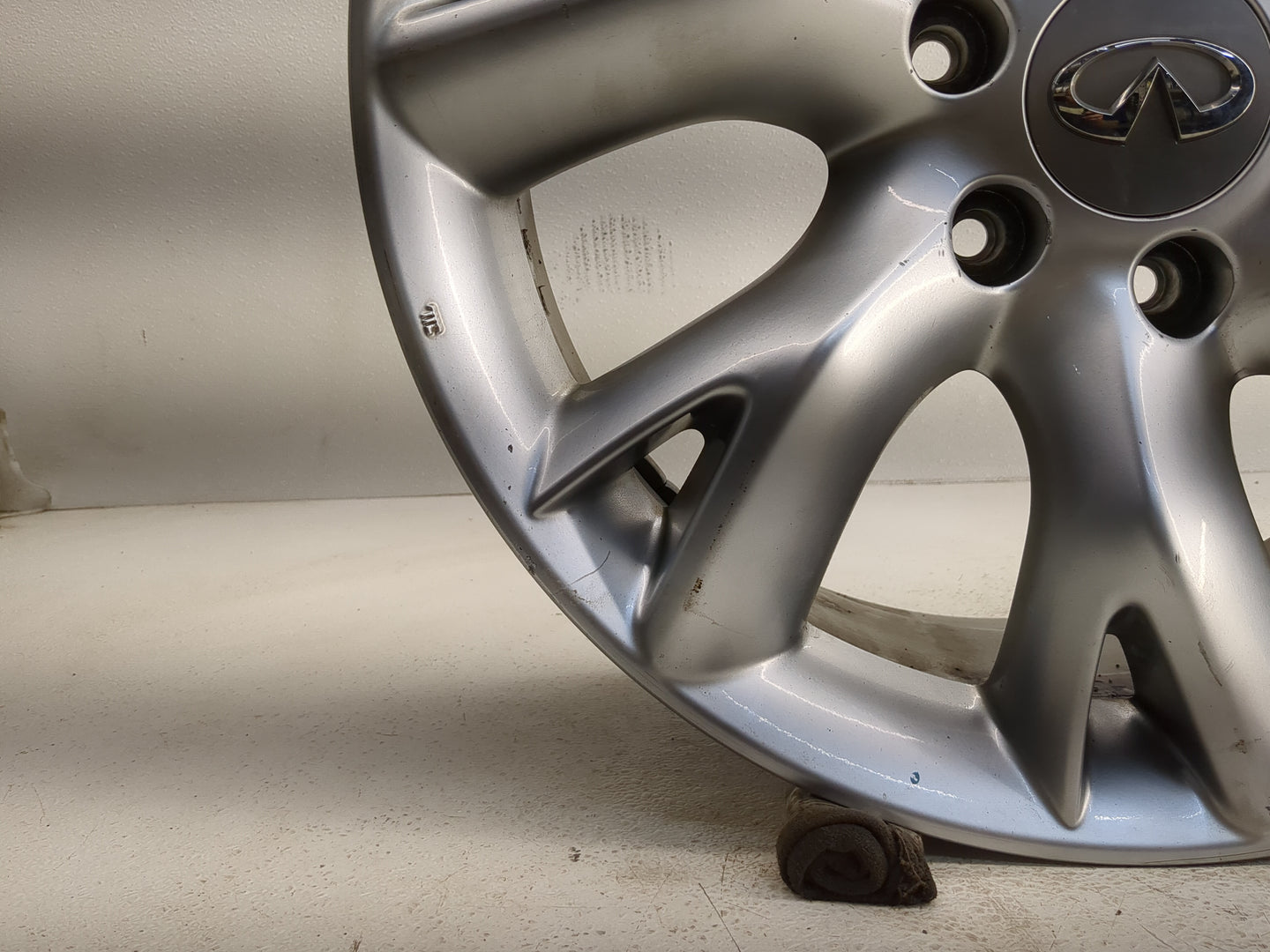 2011-2013 Infiniti Qx56 Oem Wheel Rim - Oemusedautoparts1.com