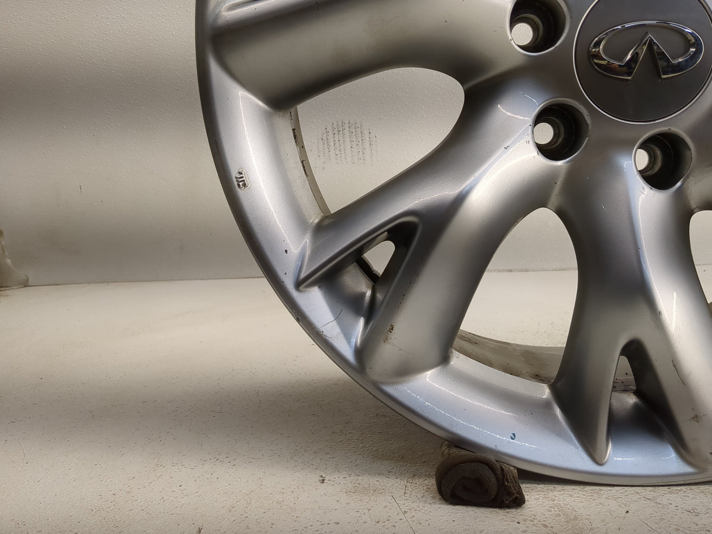 2011-2013 Infiniti Qx56 Oem Wheel Rim - Oemusedautoparts1.com