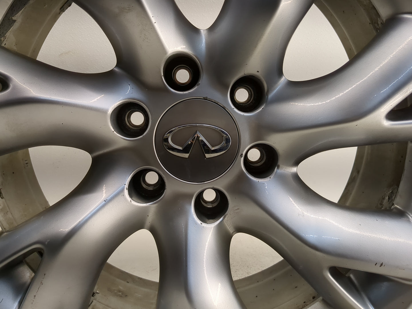 2011-2013 Infiniti Qx56 Oem Wheel Rim - Oemusedautoparts1.com