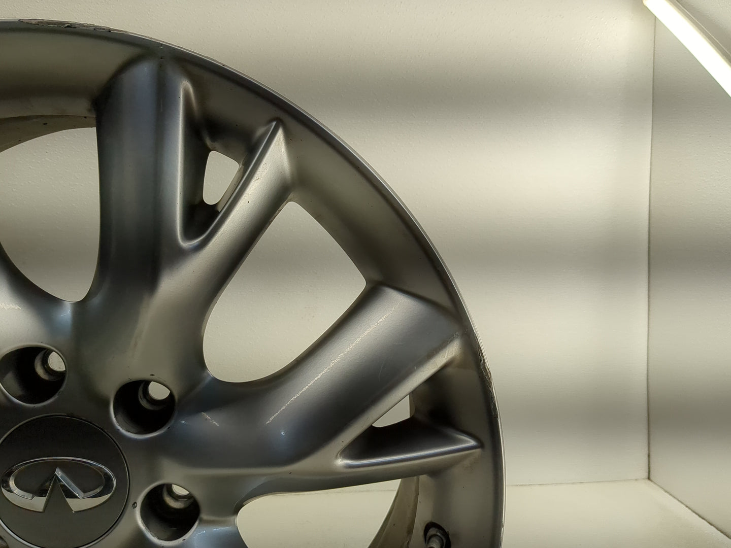 2011-2013 Infiniti Qx56 Oem Wheel Rim - Oemusedautoparts1.com