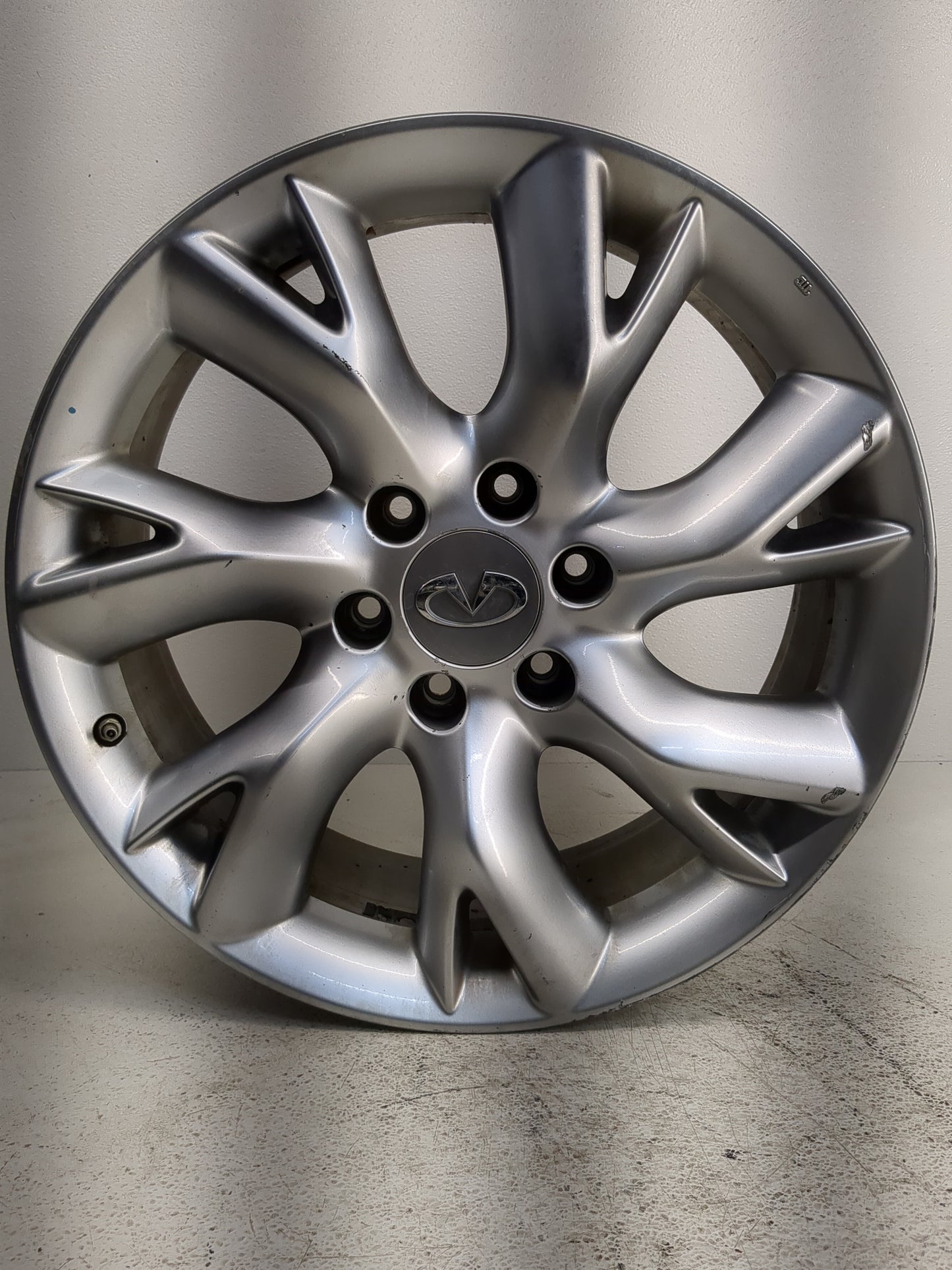2011-2013 Infiniti Qx56 Oem Wheel Rim - Oemusedautoparts1.com