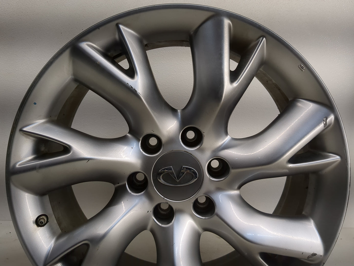2011-2013 Infiniti Qx56 Oem Wheel Rim - Oemusedautoparts1.com