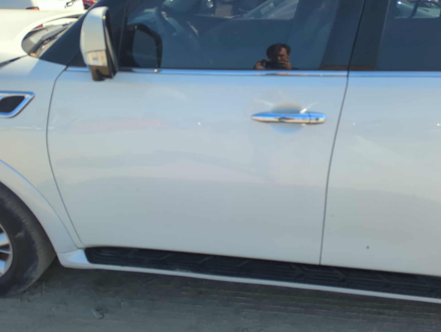 2011-2013 Infiniti Qx56 Driver Front Door Oem - Oemusedautoparts1.com