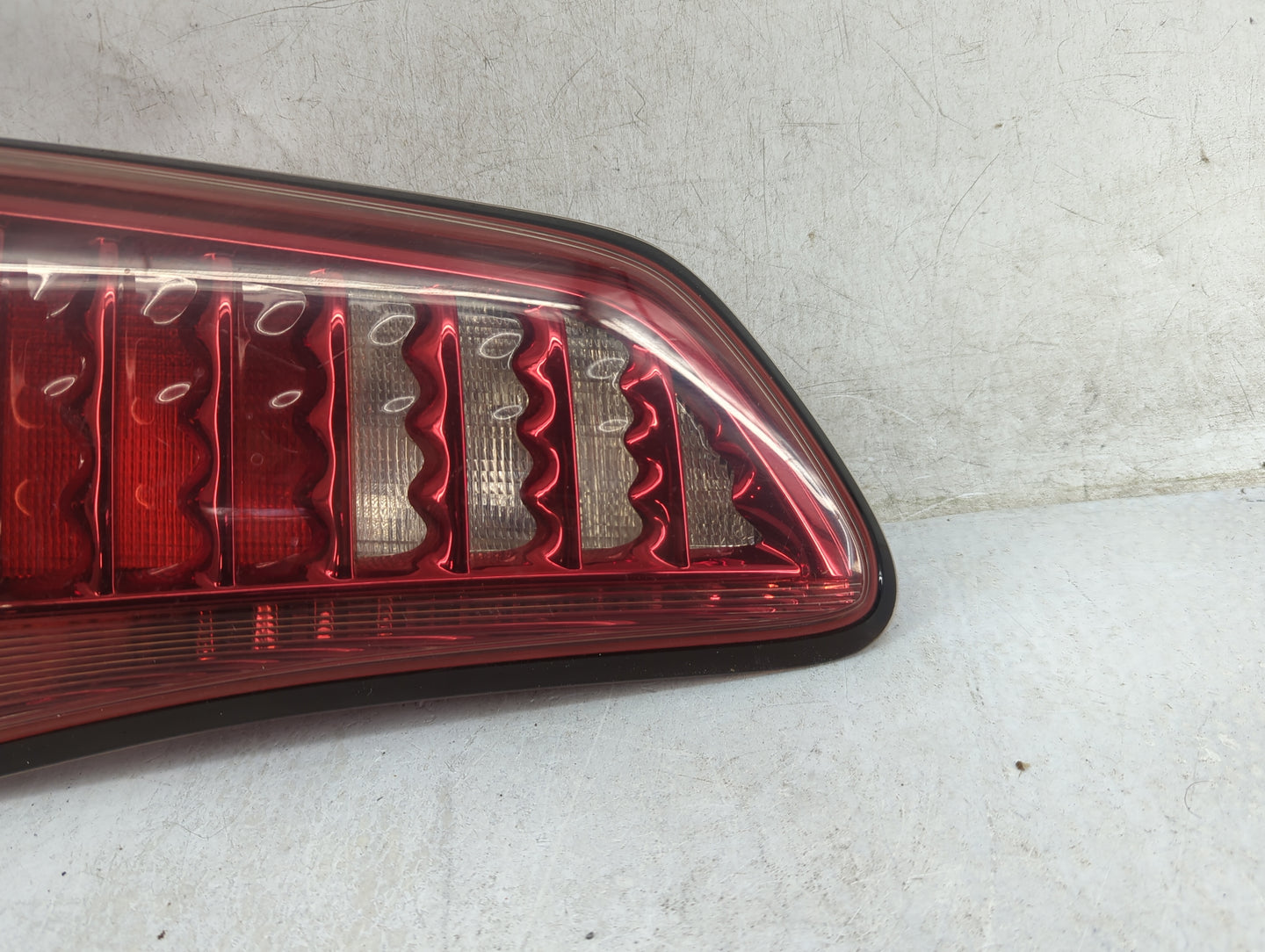 2011-2013 Infiniti Qx56 Driver Left Side Deck Lid Mounted Tail Light - Oemusedautoparts1.com