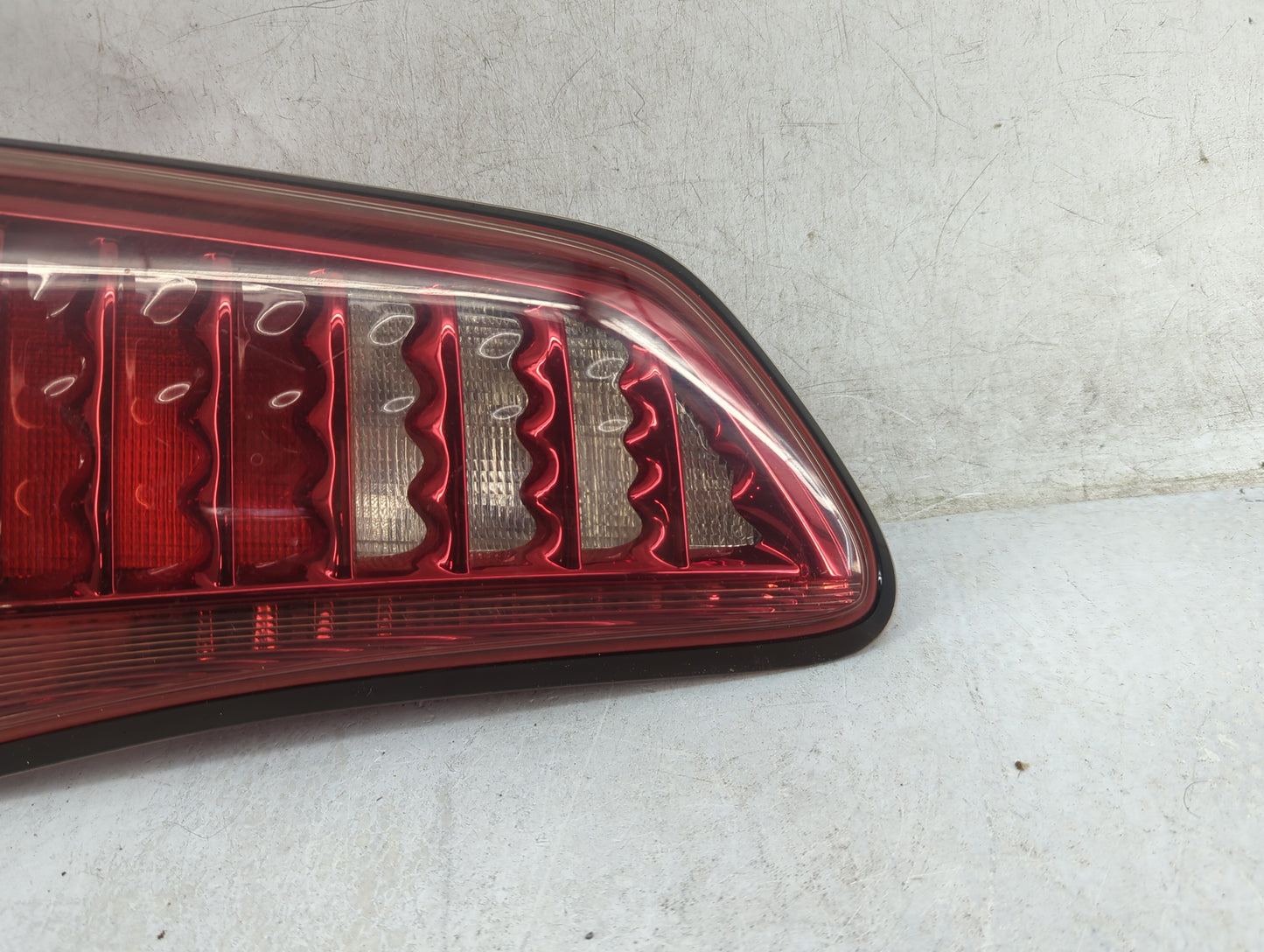 2011-2013 Infiniti Qx56 Driver Left Side Deck Lid Mounted Tail Light - Oemusedautoparts1.com