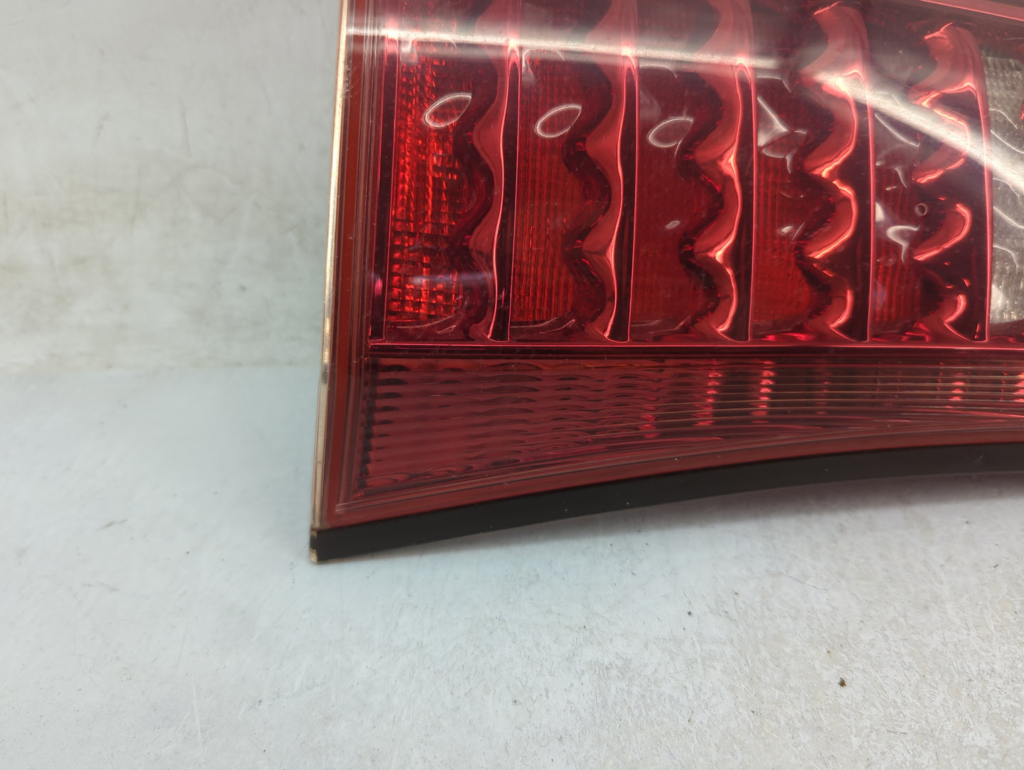 2011-2013 Infiniti Qx56 Driver Left Side Deck Lid Mounted Tail Light - Oemusedautoparts1.com