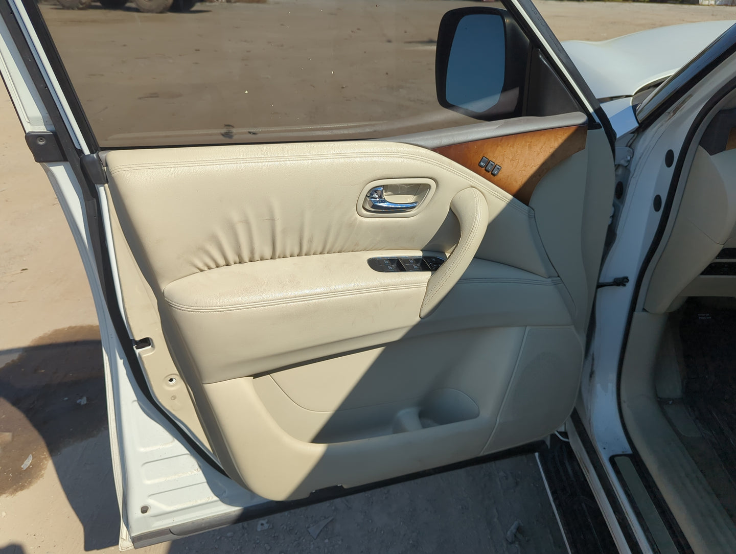 2011 Infiniti Qx56 Front Left Driver Interior Door Panel Trim - Oemusedautoparts1.com