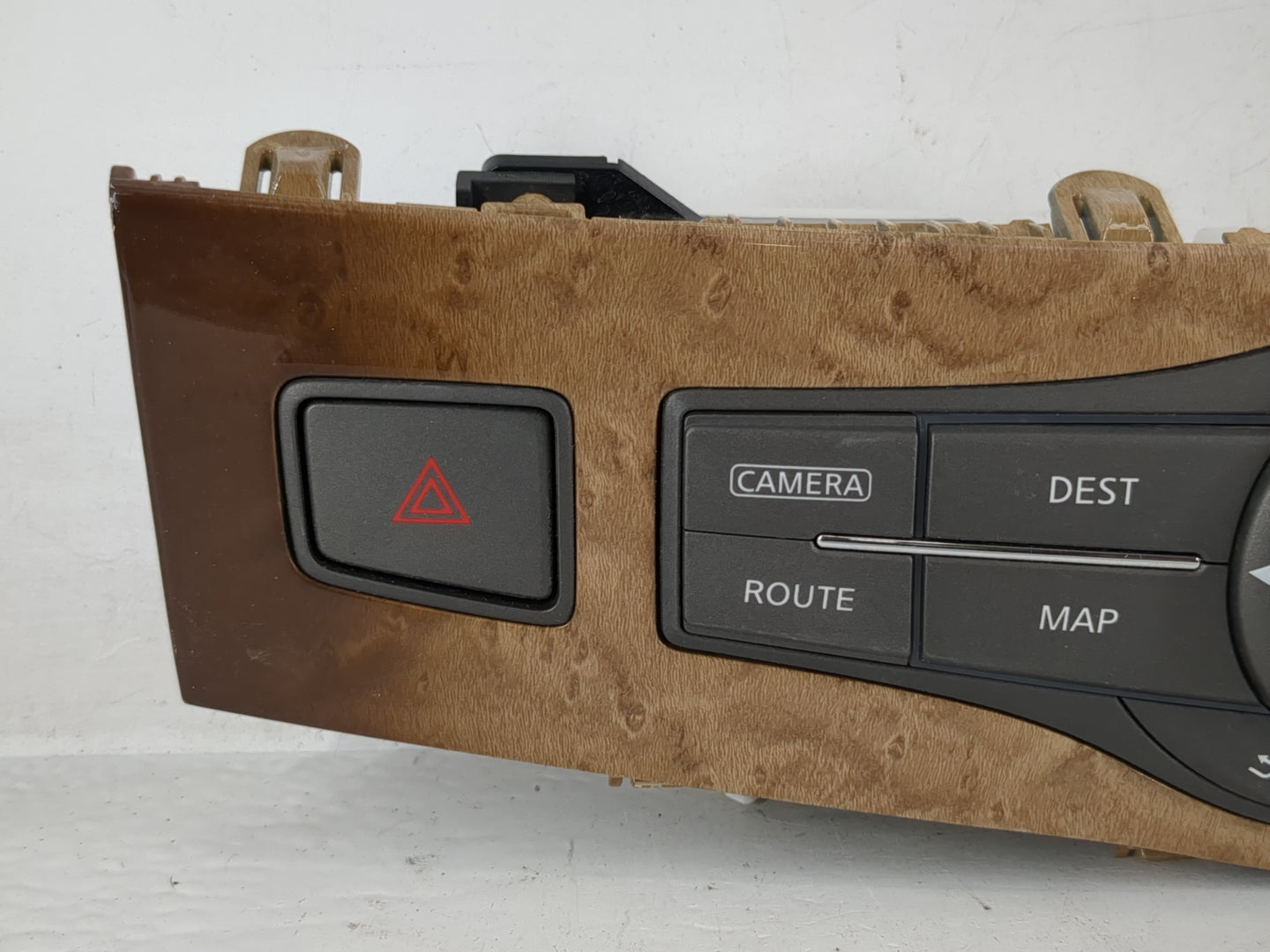 2011 Infiniti Qx56 Radio Control Panel - Oemusedautoparts1.com