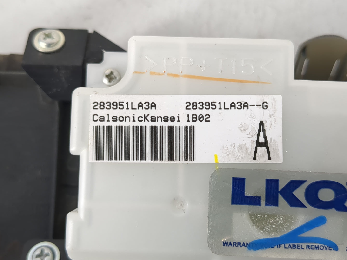 2011 Infiniti Qx56 Radio Control Panel - Oemusedautoparts1.com