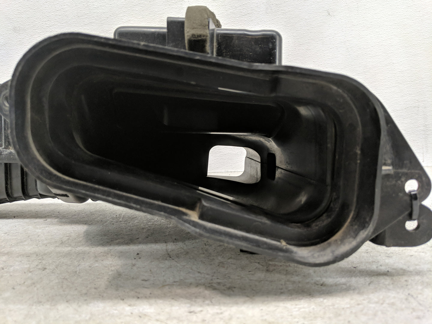 2011-2012 Infiniti Qx56 Air Cleaner Intake-duct Hose Tube - Oemusedautoparts1.com