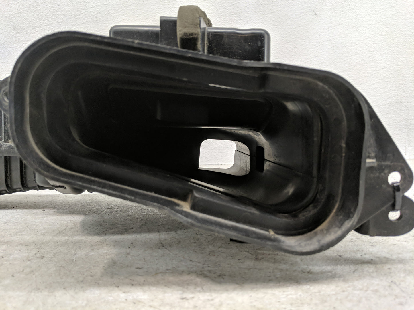 2011-2012 Infiniti Qx56 Air Cleaner Intake-duct Hose Tube - Oemusedautoparts1.com