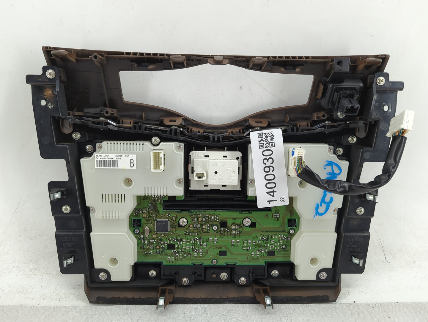2011-2013 Infiniti Qx56 Radio Control Panel - Oemusedautoparts1.com