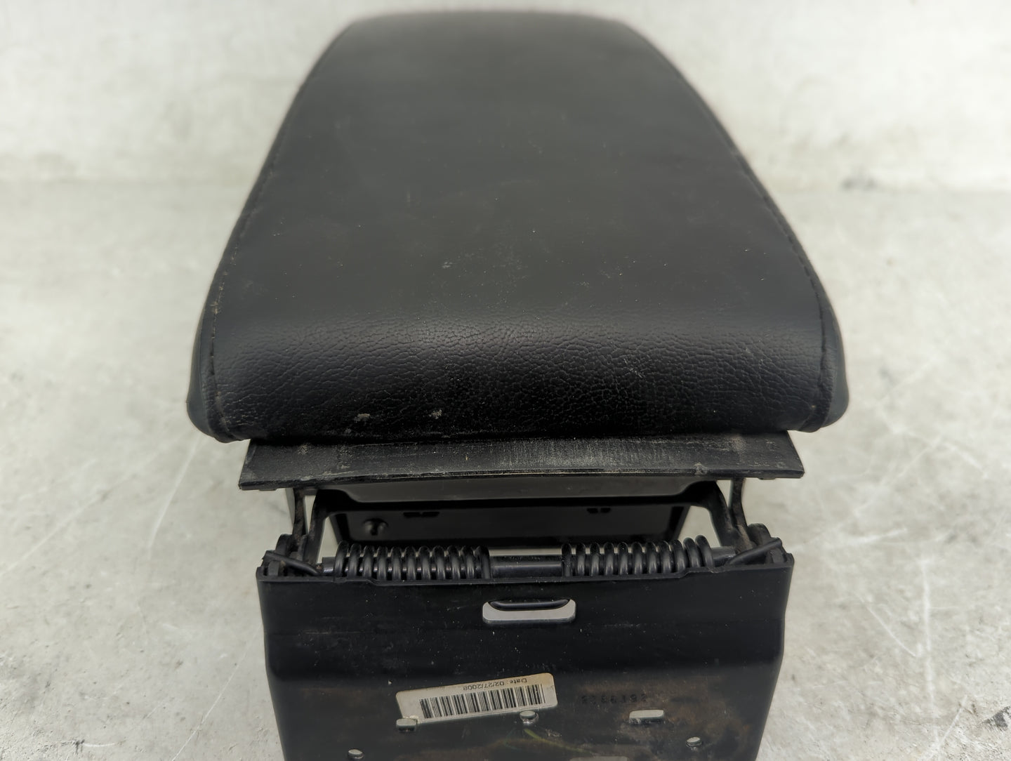 2011 Infiniti Qx56 Center Console Armrest Cover Lid Fits OEM Used Auto Parts - Oemusedautoparts1.com