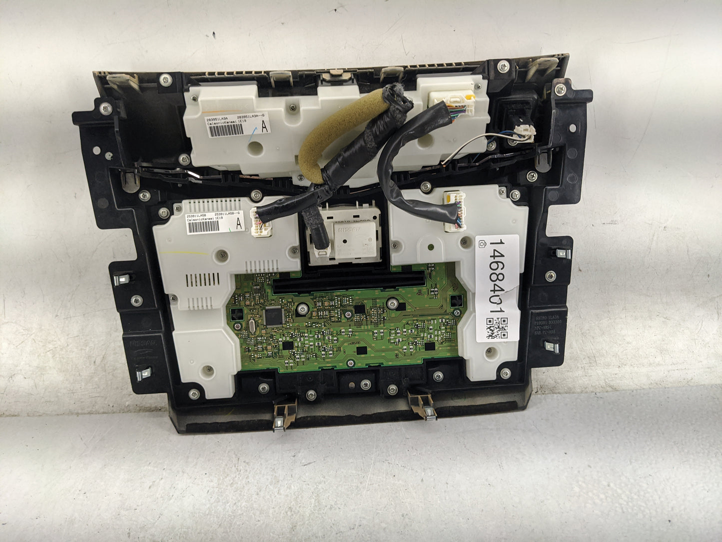 2011-2013 Infiniti Qx56 Radio Control Panel 1468401 - Oemusedautoparts1.com