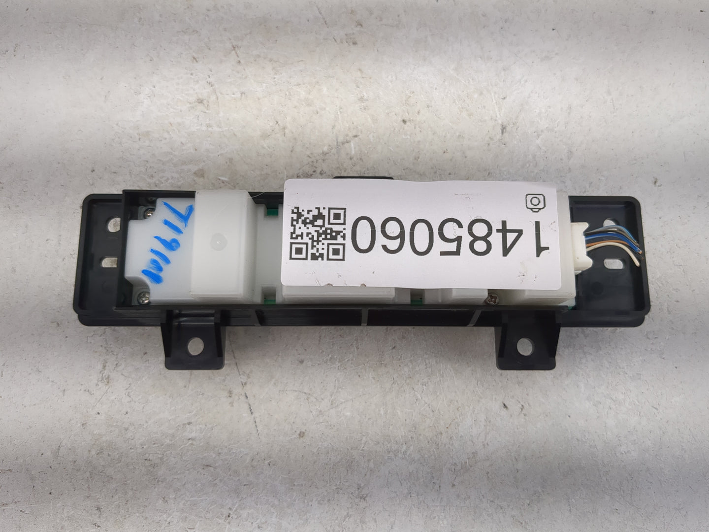 2011-2013 Infiniti Qx56 Climate Control Module Temperature AC/Heater Replacement P/N:27511 1LK0A 27511 1LK0A-C Fits OEM Used