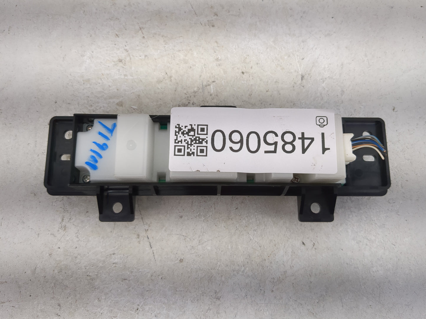 2011-2013 Infiniti Qx56 Climate Control Module Temperature AC/Heater Replacement P/N:27511 1LK0A 27511 1LK0A-C Fits OEM Used