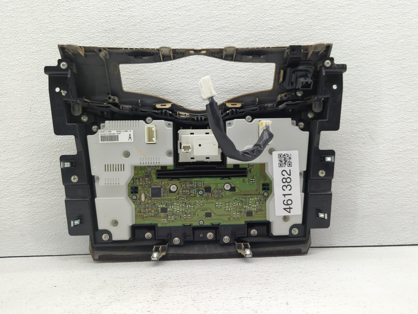 2011-2013 Infiniti Qx56 Radio Control Panel - Oemusedautoparts1.com