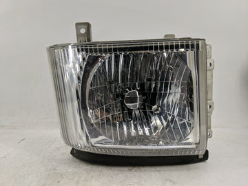 2011 Isuzu Nqr Passenger Right Oem Head Light Headlight Lamp - Oemusedautoparts1.com