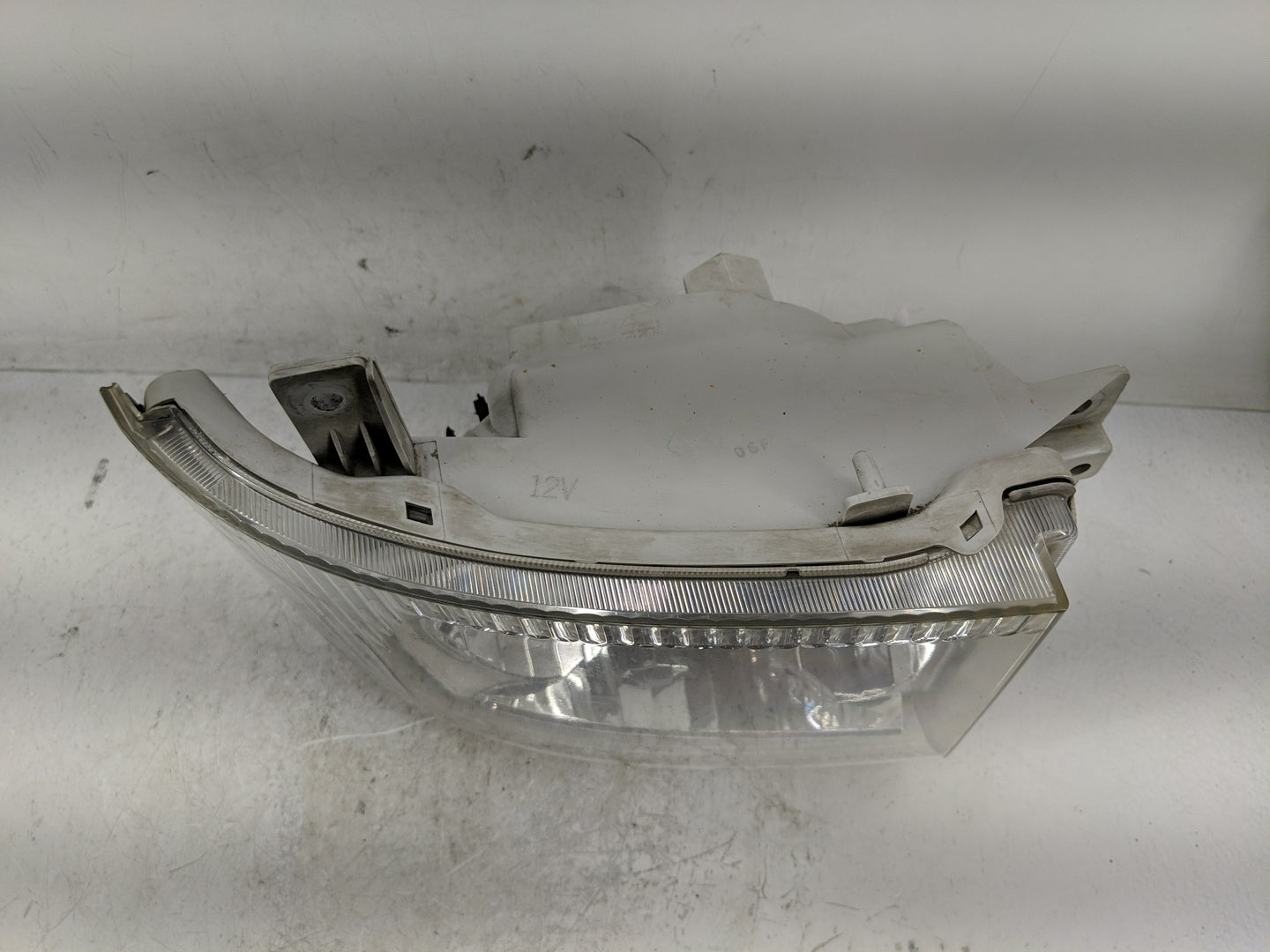 2011 Isuzu Nqr Passenger Right Oem Head Light Headlight Lamp - Oemusedautoparts1.com