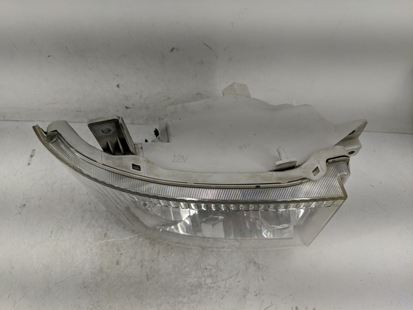 2011 Isuzu Nqr Passenger Right Oem Head Light Headlight Lamp - Oemusedautoparts1.com