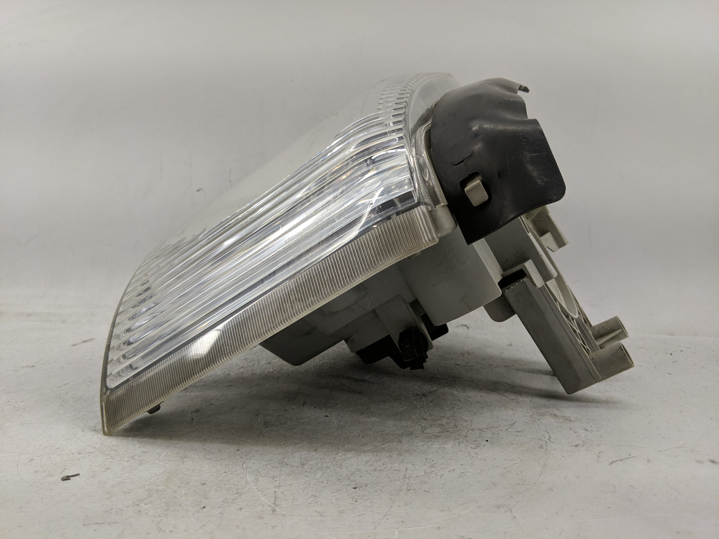2011 Isuzu Nqr Passenger Right Oem Head Light Headlight Lamp - Oemusedautoparts1.com