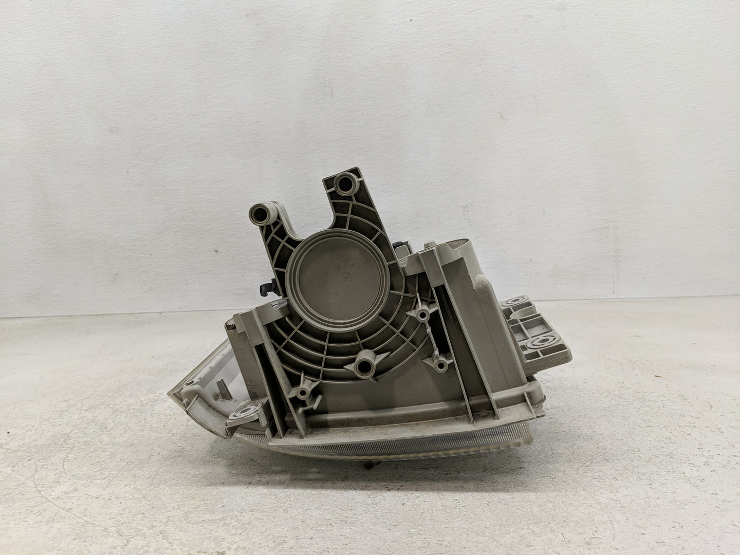 2011 Isuzu Nqr Driver Left Oem Head Light Headlight Lamp - Oemusedautoparts1.com